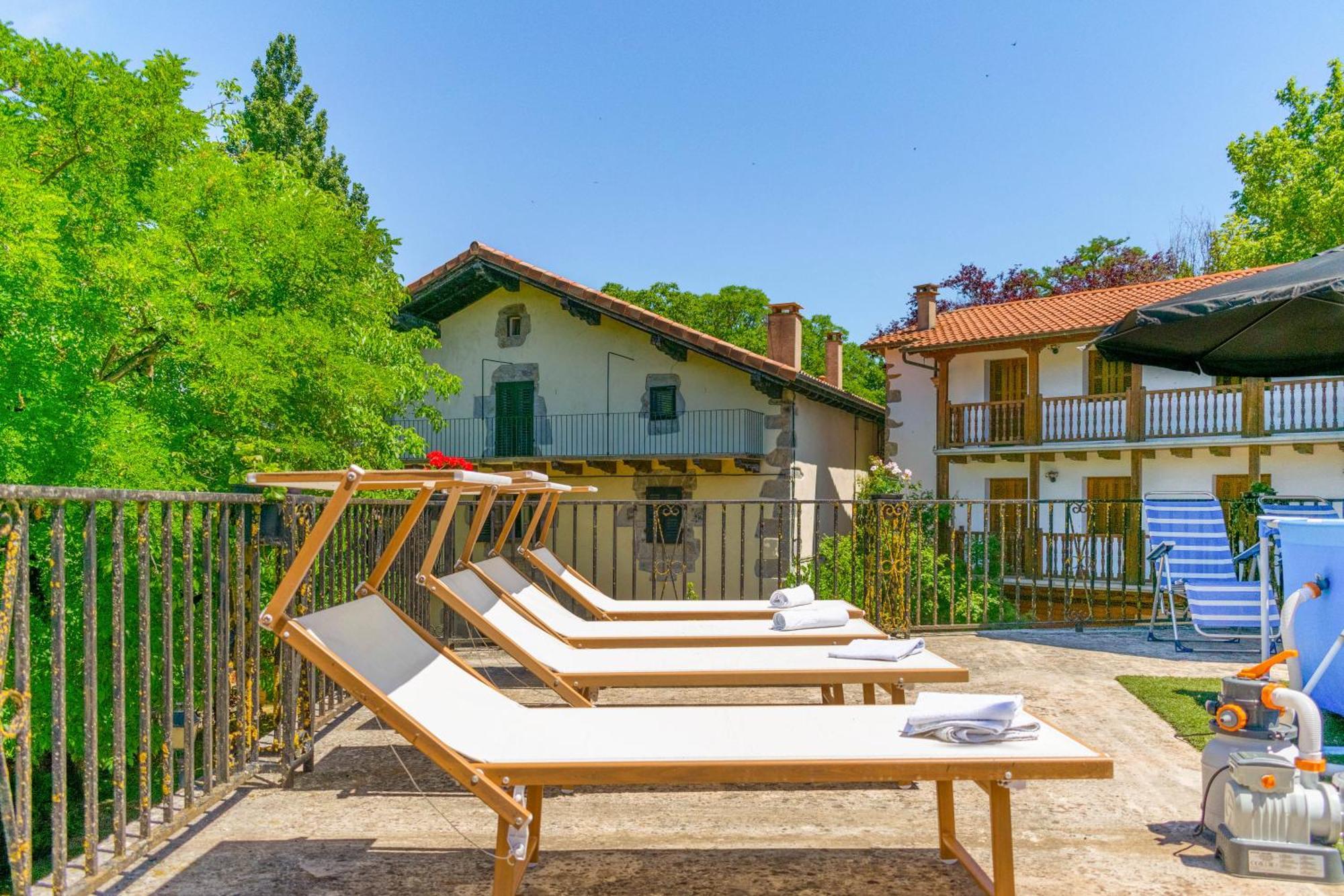 Casa Rural Arotzenia, Hogar Rustico En Pleno Valle De La Ulzama Lizaso Exteriör bild