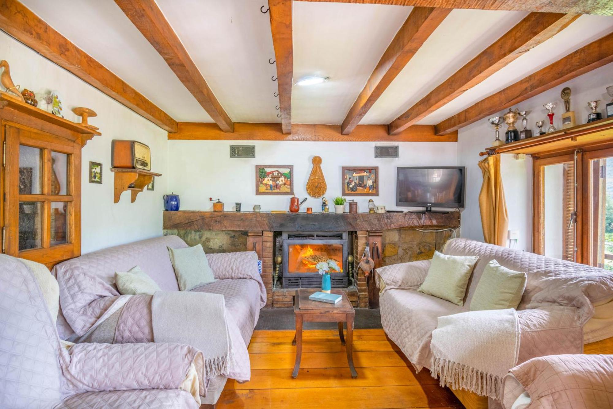 Casa Rural Arotzenia, Hogar Rustico En Pleno Valle De La Ulzama Lizaso Exteriör bild