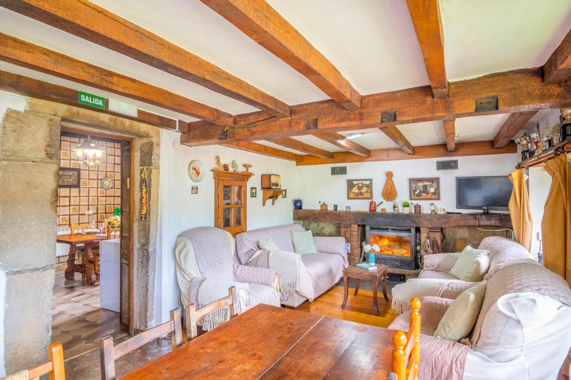 Casa Rural Arotzenia, Hogar Rustico En Pleno Valle De La Ulzama Lizaso Exteriör bild